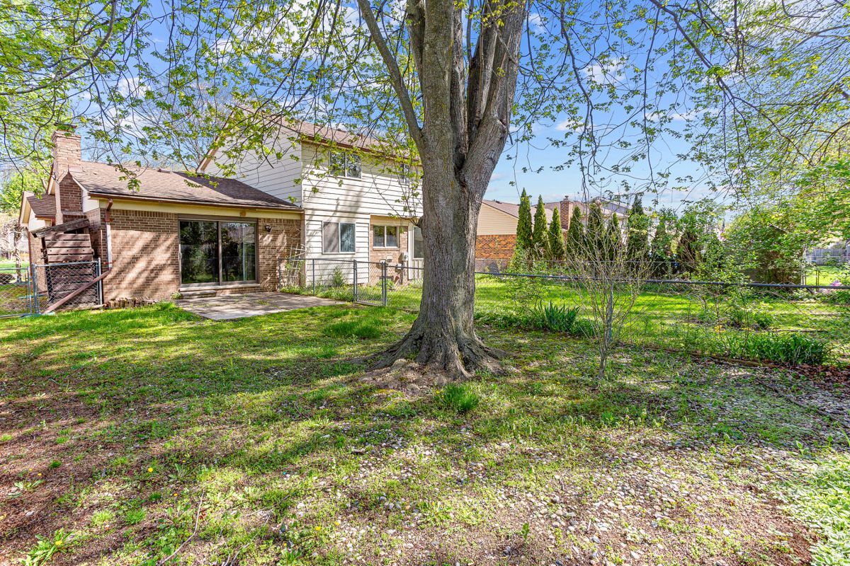 Building Photo - 46323 Gainsborough Dr