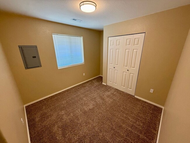 Building Photo - 1308 Burrell Ave
