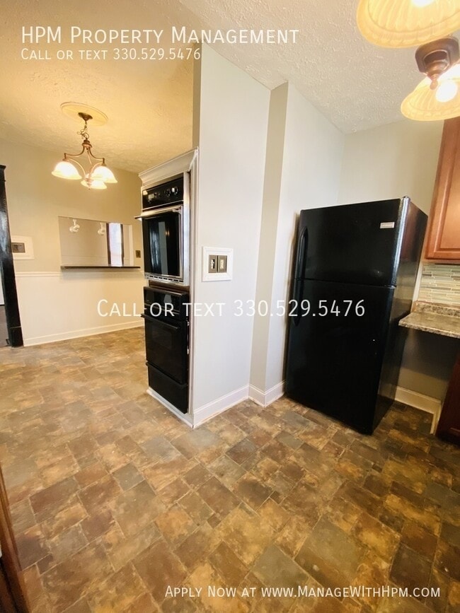 Building Photo - 1421 Piper Ct NW