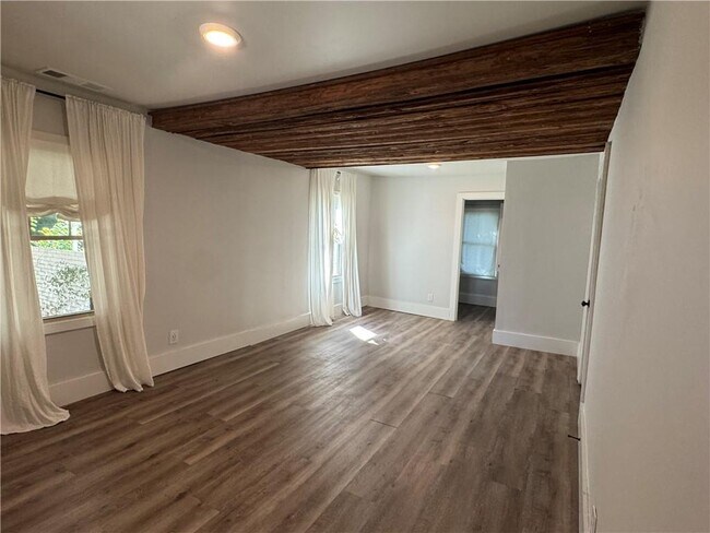 Building Photo - 214 Etowah Dr