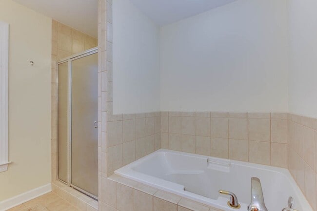 Building Photo - 4609 Town Creek Dr
