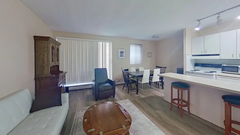 Building Photo - 123 Sewall Ave