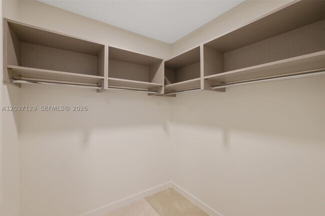 Building Photo - 1500 Bay Dr E