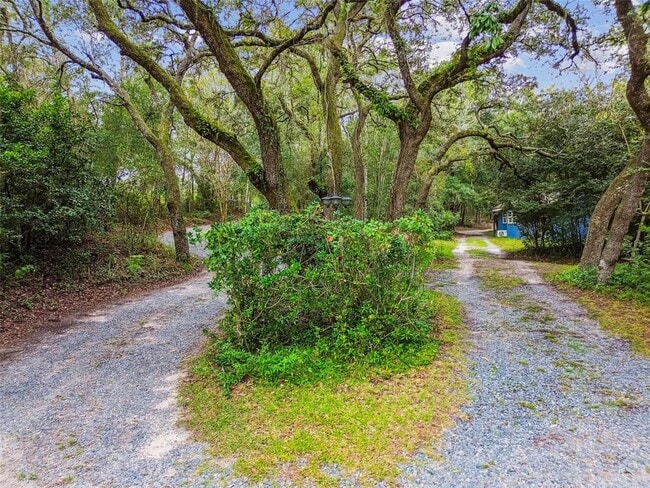 Building Photo - 16453 Pawnee Dr