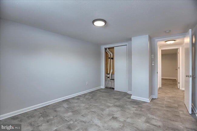 Building Photo - 164 N Fairville Ave