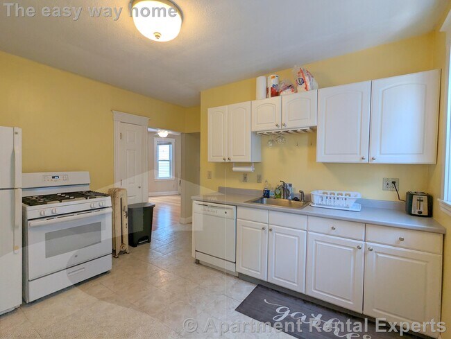 Building Photo - 79 Conwell Ave