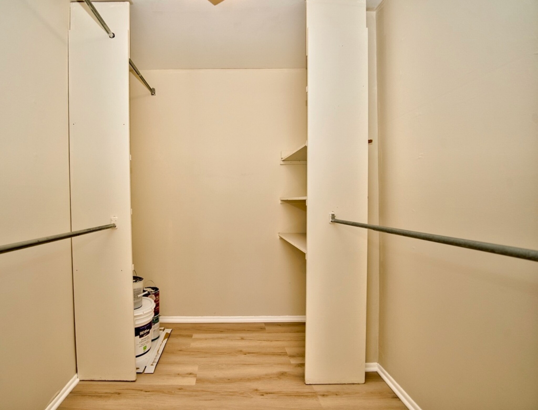 Building Photo - 1206 E Fairview St