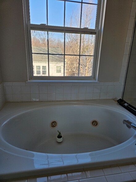 Building Photo - 9365 Ridings Way