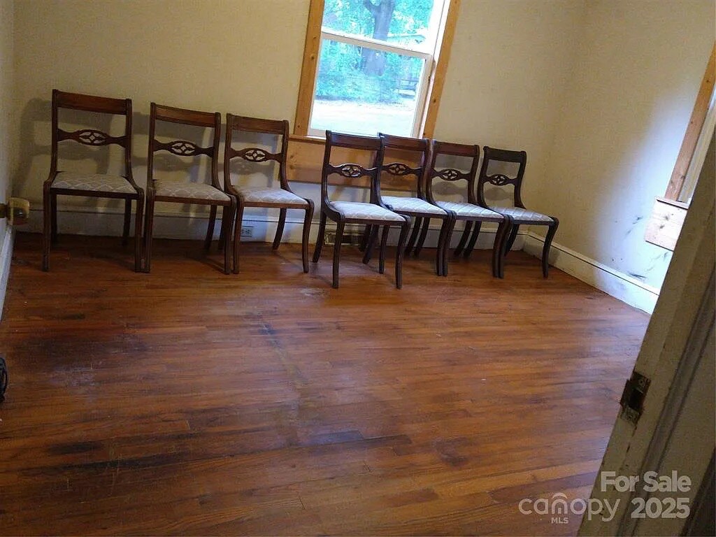 Building Photo - Room in House on Bethel Rd