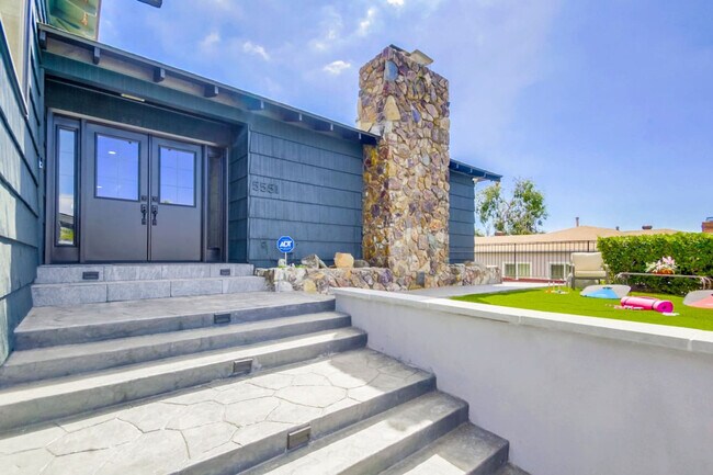 Building Photo - 5551 Churchward St