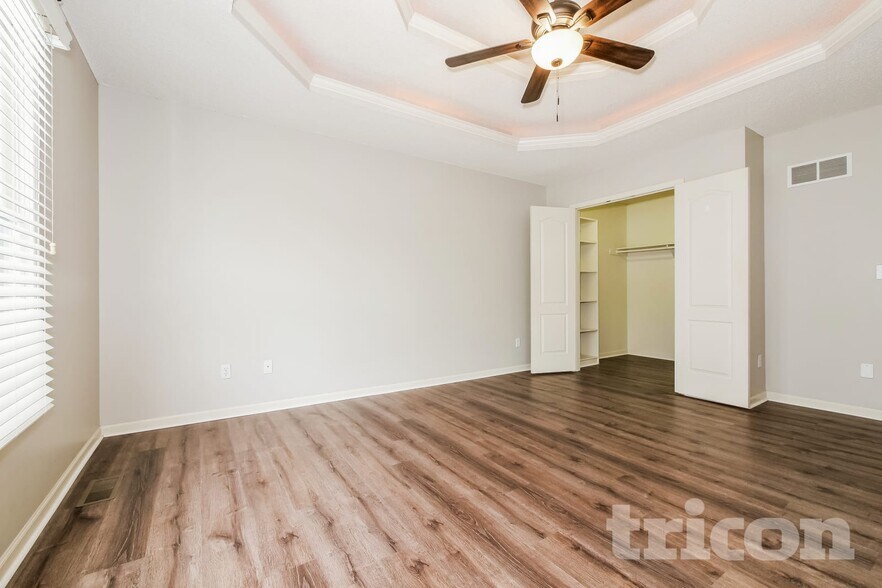 Building Photo - 7616 N Nodaway Ave