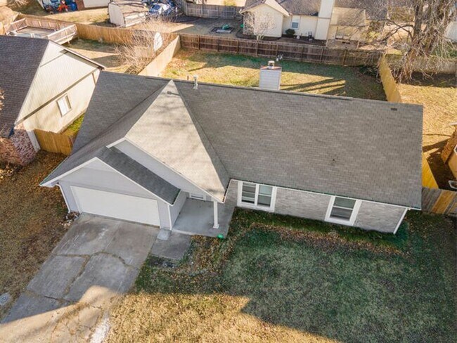 Building Photo - 2823 S 138th E Ave