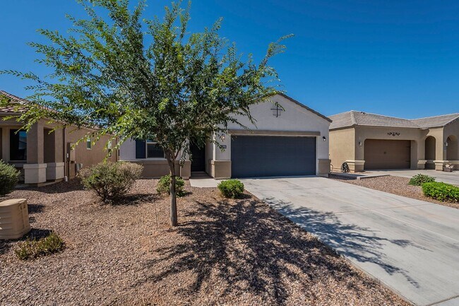 Building Photo - Gorgeous 4 Bed / 2 Bath Home – Move-In Rea...