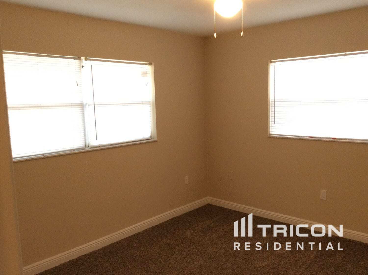 Building Photo - 2280 Winchester Dr