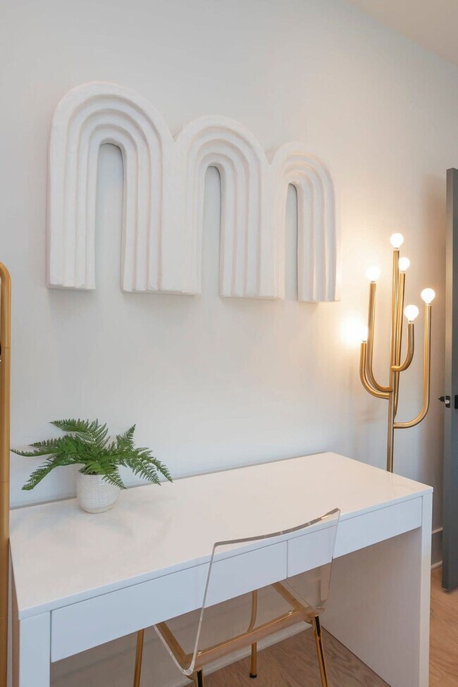 Building Photo - 400 33rd Ave N