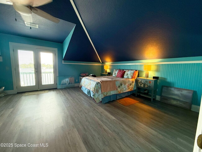 Building Photo - 973 N Harbor City Blvd