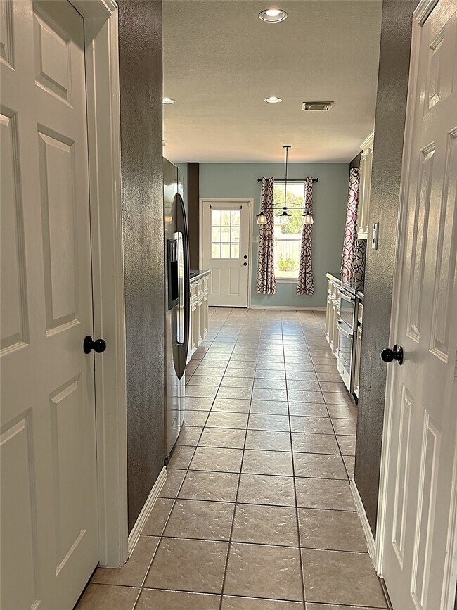 Building Photo - 12919 Cascadia Knoll Ct