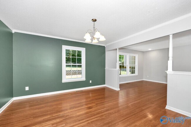 Building Photo - 8002 Greenwillow Ct SE
