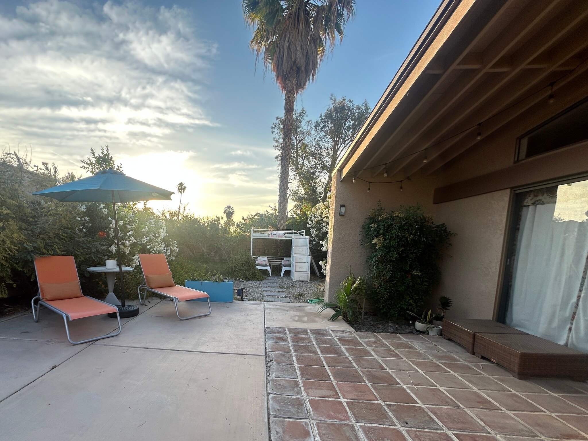 Building Photo - 74103 Catalina Way