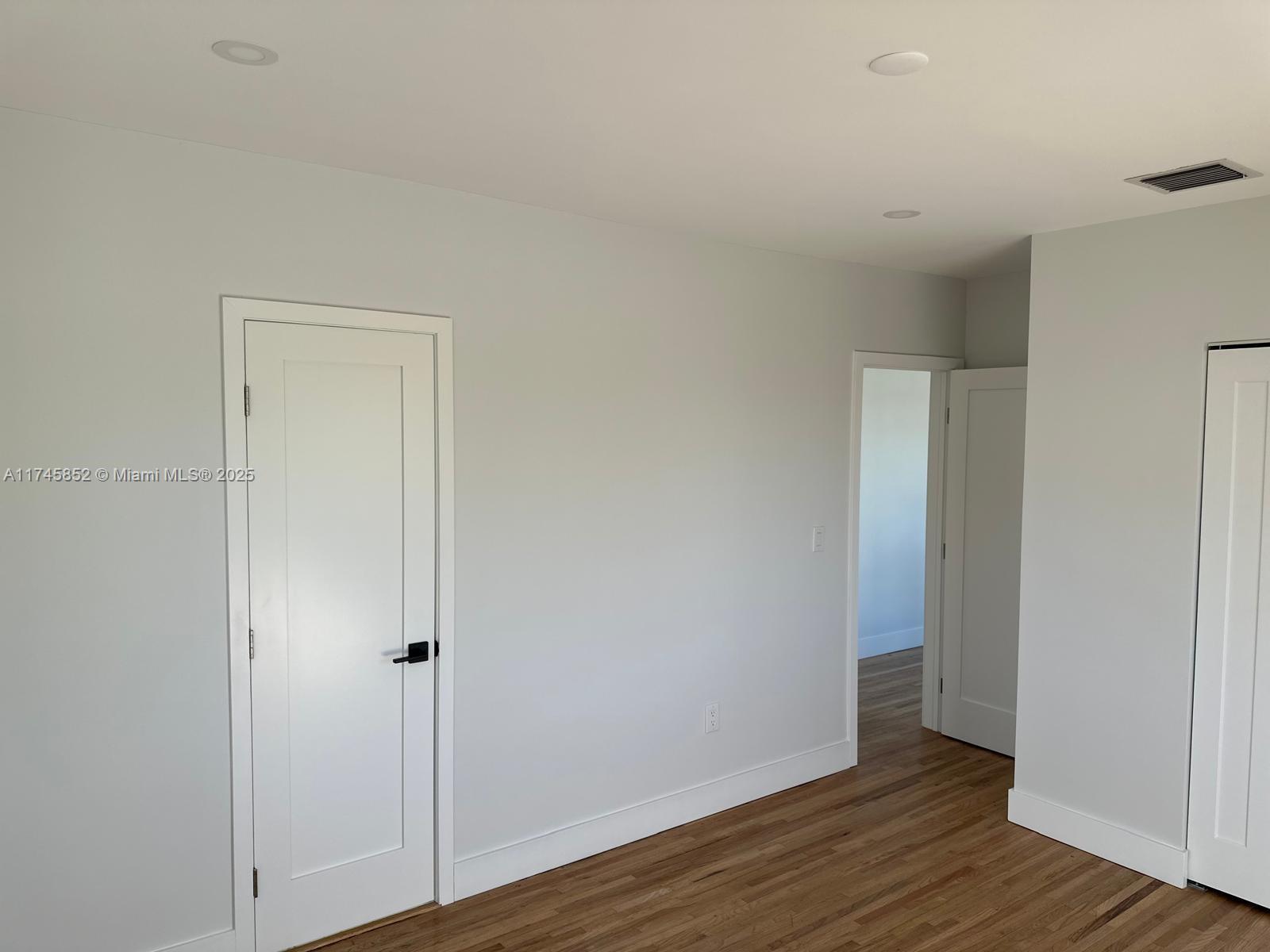 Building Photo - 6473 SW 25th St