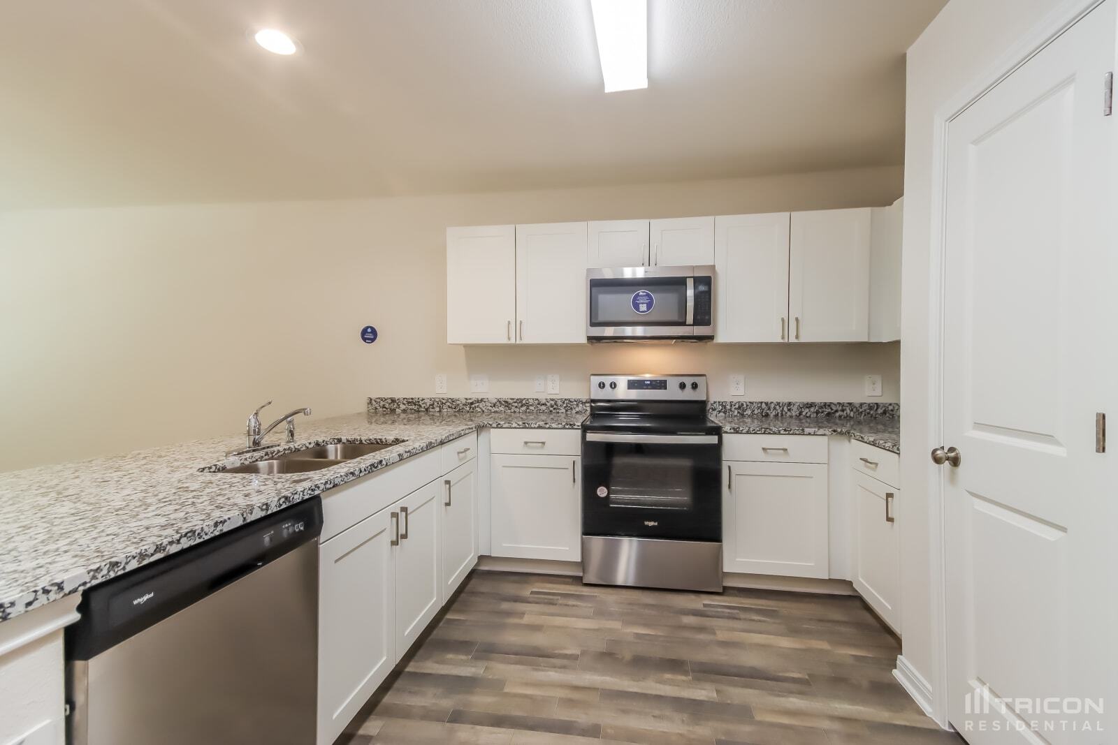 Building Photo - 15791 Del Norte Dr