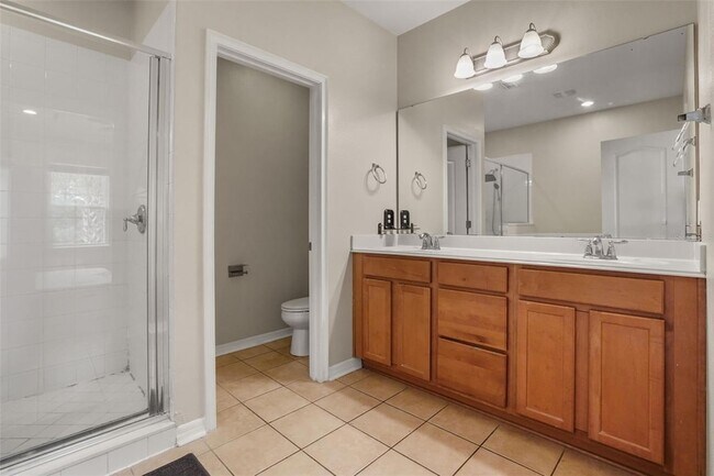 Building Photo - 561 Telfair Square Ct