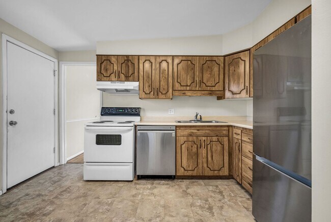 Building Photo - Cottonwood Heights