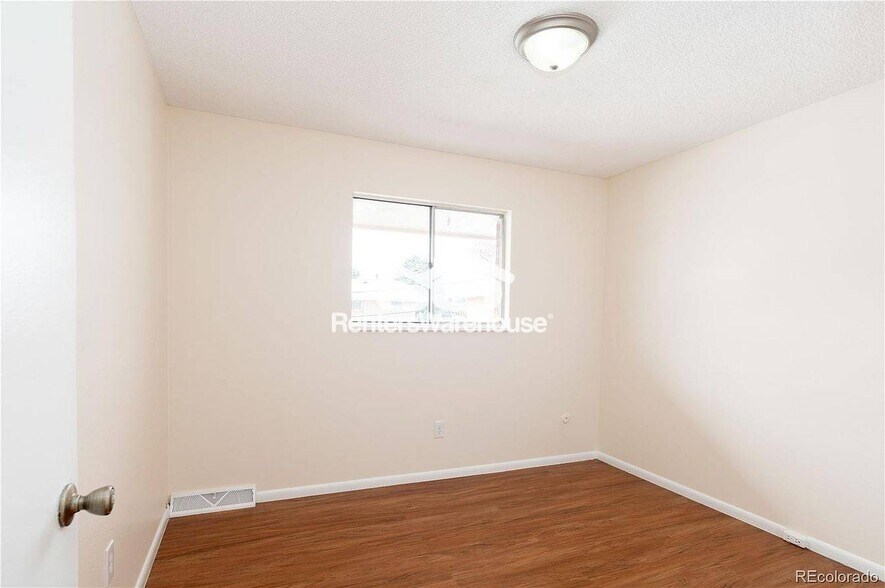 Building Photo - 8750 Mariposa St