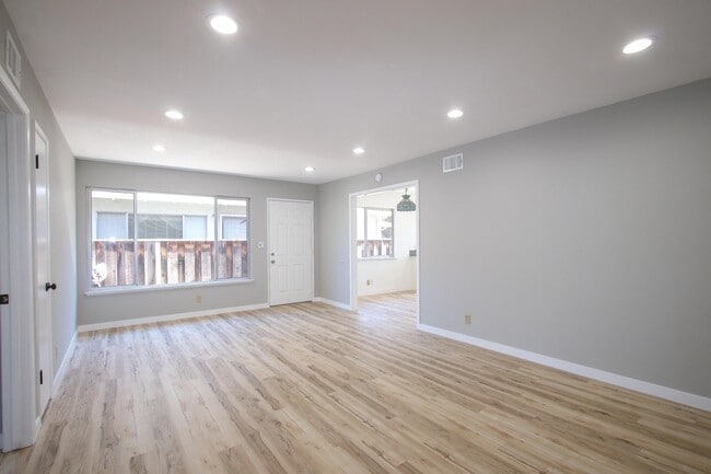 Building Photo - 577 S Eden Ave