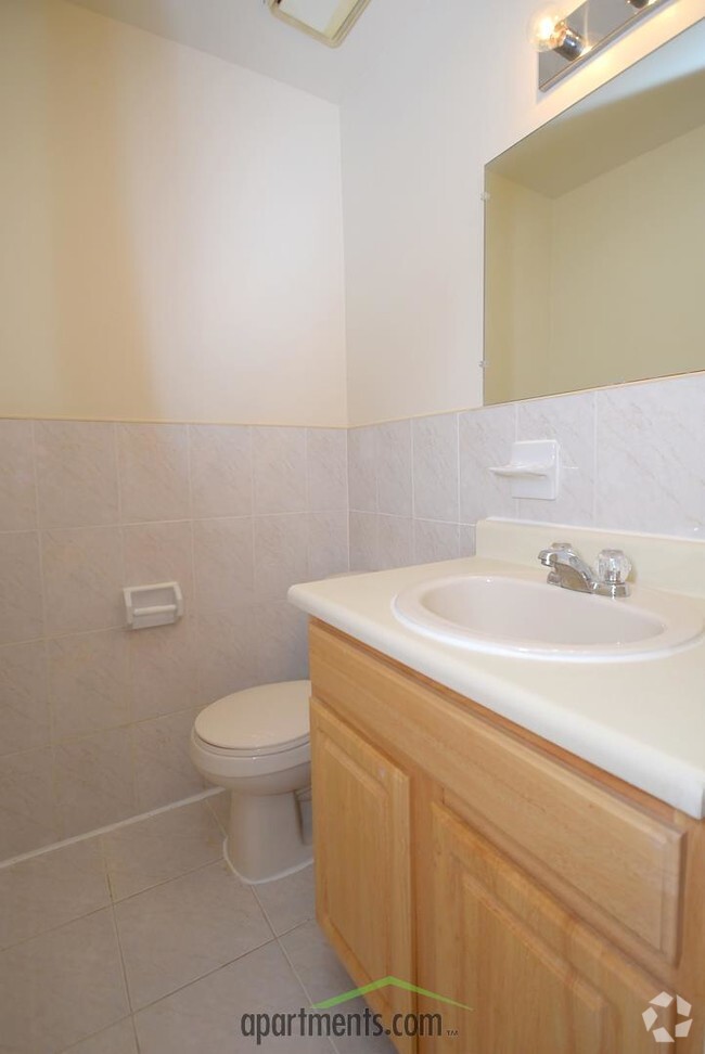 Bathroom - Chesterfield Townhomes