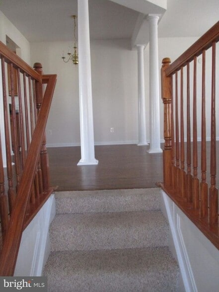 Building Photo - 12005 Kemps Landing Cir