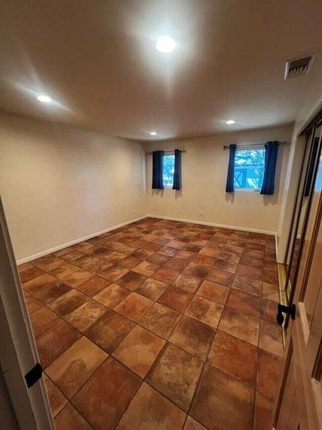Building Photo - 1701 Calzada Ave