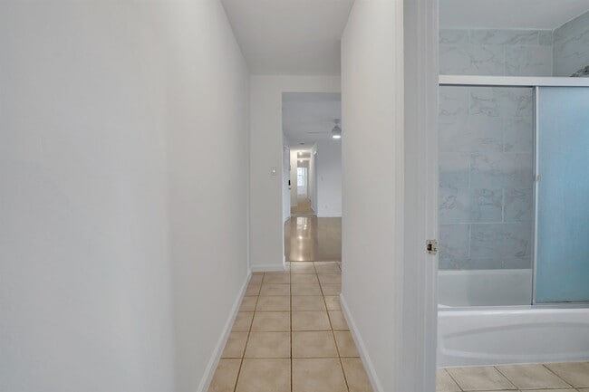 Building Photo - 811 Montgomery St