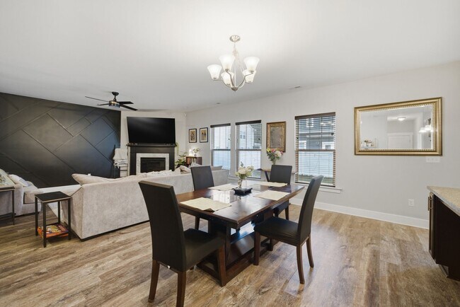 Building Photo - Welcome to this beautiful 4 Bedroom, 2.5 bathroom home nestled in a quiet community in Suffolk!