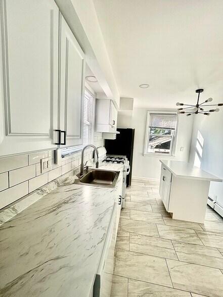 Kitchen - 205 N 16th St