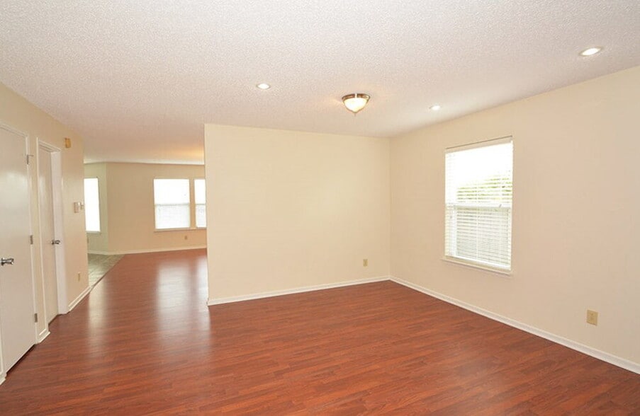 Building Photo - 14289 Weeping Cherry Dr
