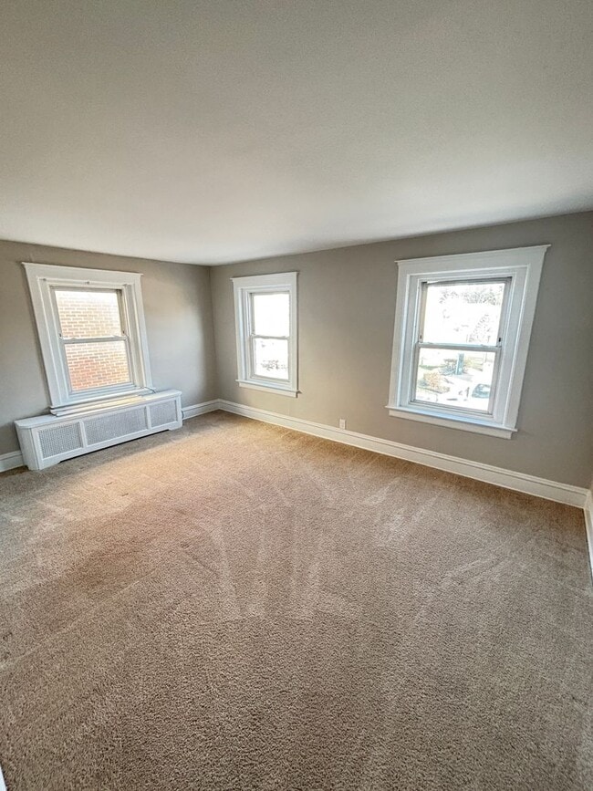 Building Photo - Spacious 3-Bedroom Apartment – 2nd Floor