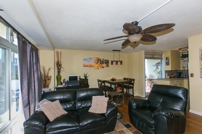 Building Photo - 1511 Nuuanu Ave