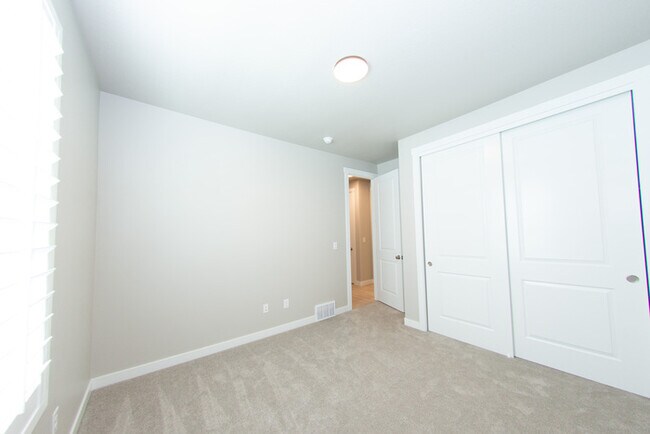 Building Photo - Modern Farmhouse Rambler – 7 Bed, 4 Bath –...