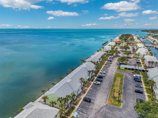 Building Photo - 4768 Coquina Key Dr SE