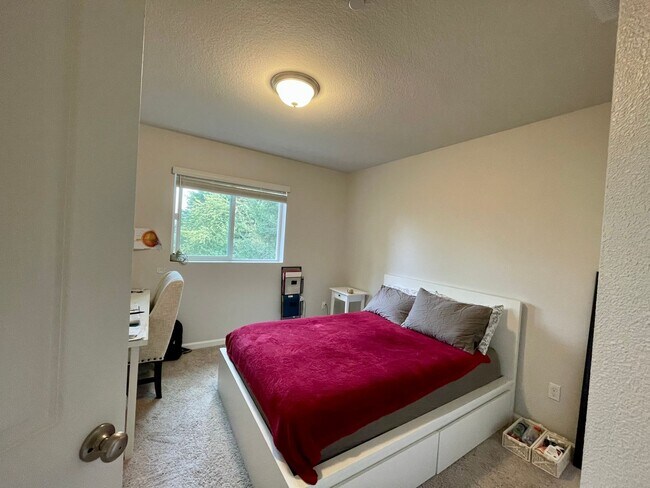 Building Photo - 9756 SW 171st Ave