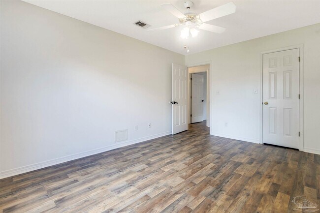Building Photo - 873 Brande Ct
