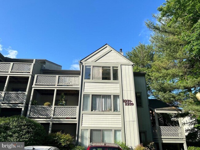 Building Photo - 2239 Hunters Run Dr