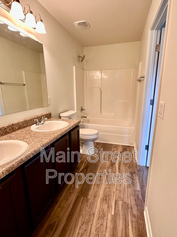 Building Photo - 10493 River Birch Dr