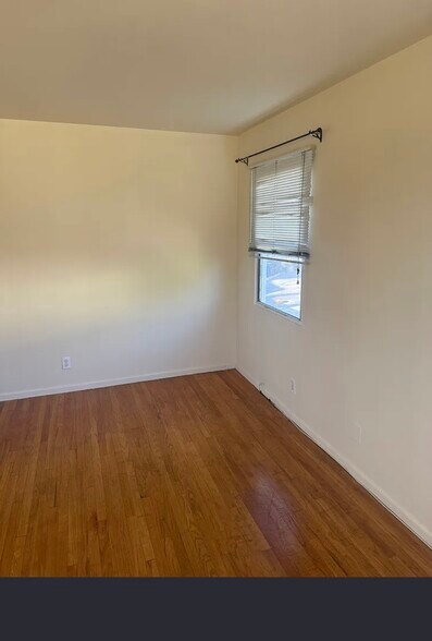 Building Photo - 2514 N Glenoaks Blvd