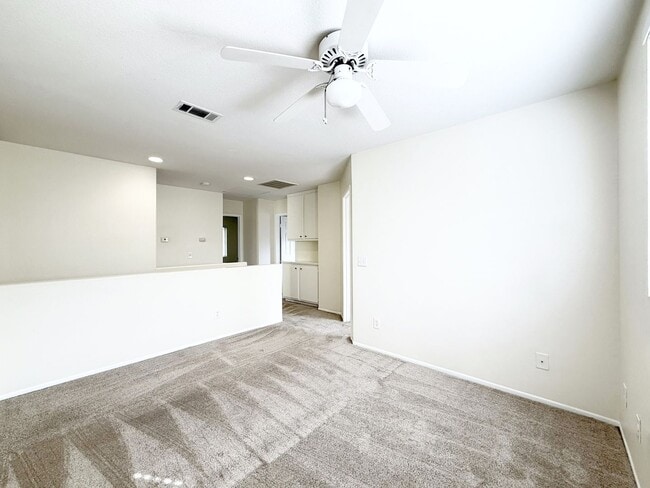 Building Photo - Single Family Home in Mission San Luis Rey!
