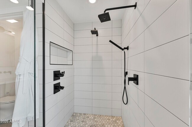 Building Photo - 4244 N 35th Pl