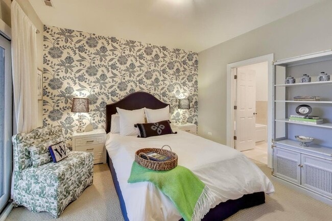 Building Photo - 1529 N Mohawk St