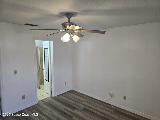 Building Photo - 1666 Uniontown St SE