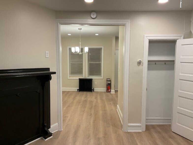 Building Photo - 5221 Beaumont Ave